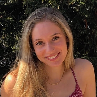 Photo of Sara Reynolds